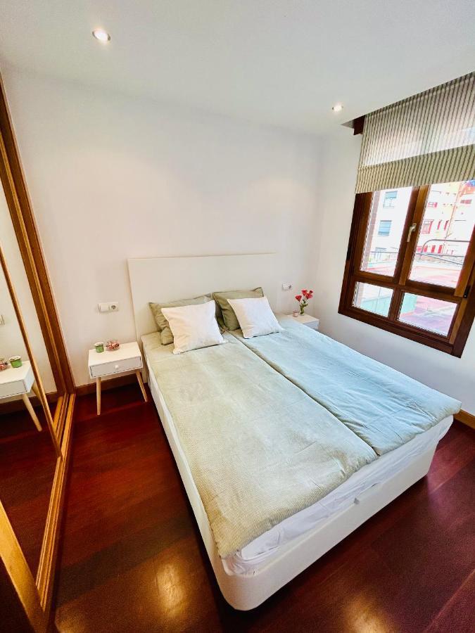 Yalta Apartments Gijón Esterno foto